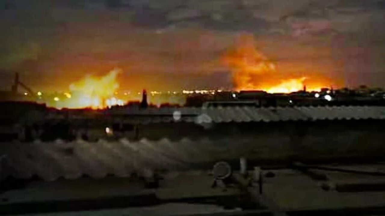 İsrail Suriye'ye hava saldırısı düzenledi: Deprem yardımları için kullanılan havalimanı ağır hasar aldı