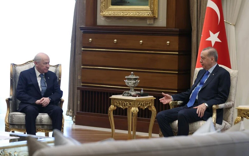 Son dakika! Beştepe'de seçim zirvesi: Cumhurbaşkanı Erdoğan ile Bahçeli bir araya geldi