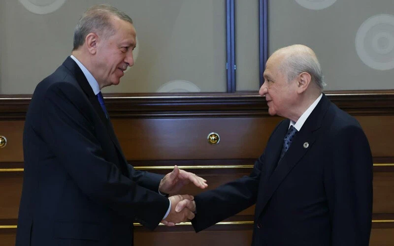 Son dakika! Beştepe'de seçim zirvesi: Cumhurbaşkanı Erdoğan ile Bahçeli bir araya geldi