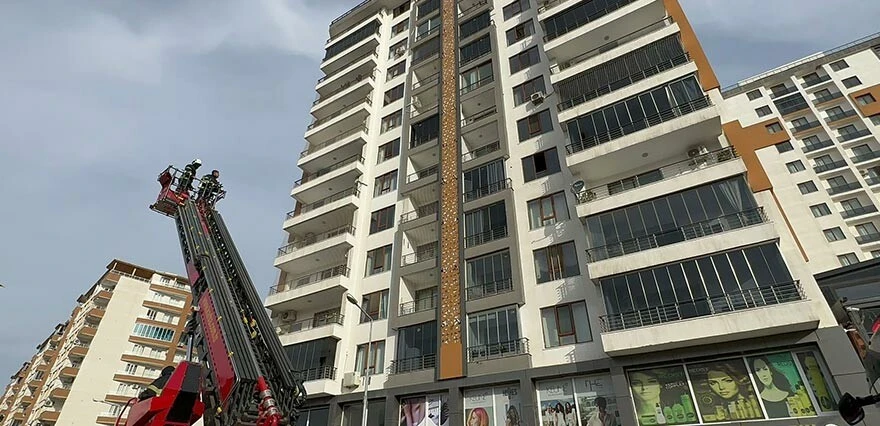 Kadınlar Günü’nde katliam: Cani koca boşanma aşamasındaki eşine kurşun yağdırıp evi ateşe verdi