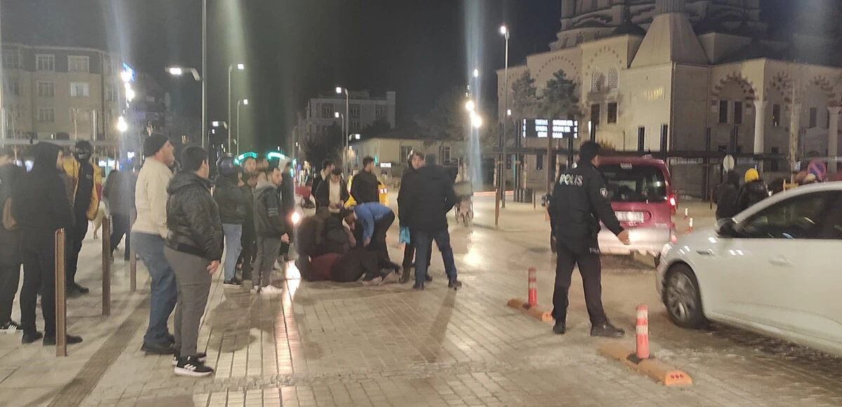 İki kişiye çarpıp kaçan sürücü, ortalığı savaş alanına çevirdi