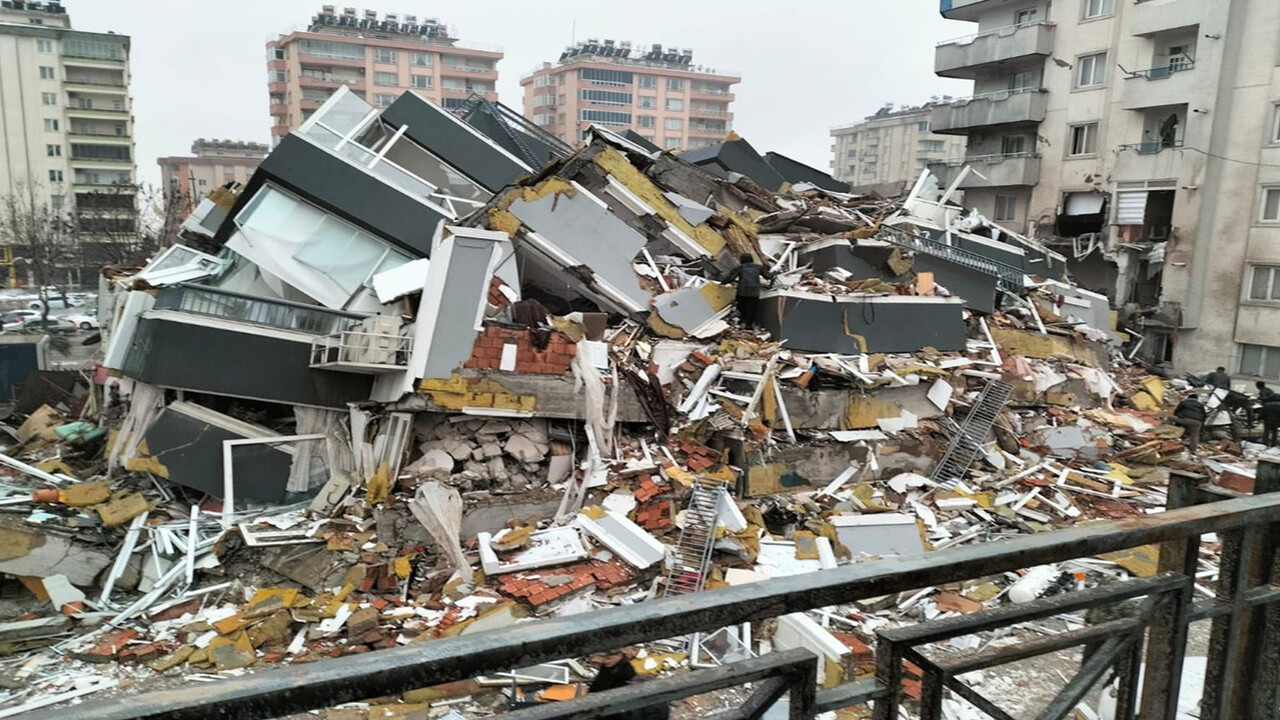 İngiliz deprem bilimcilerden kritik bulgu: 6 santimetrelik taşlar yıkım getirdi