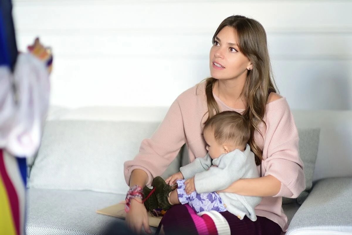 Bebeği için o ülkeyi seçti: 6 aylık hamile Aslı Enver Türkiye’yi terk etti!