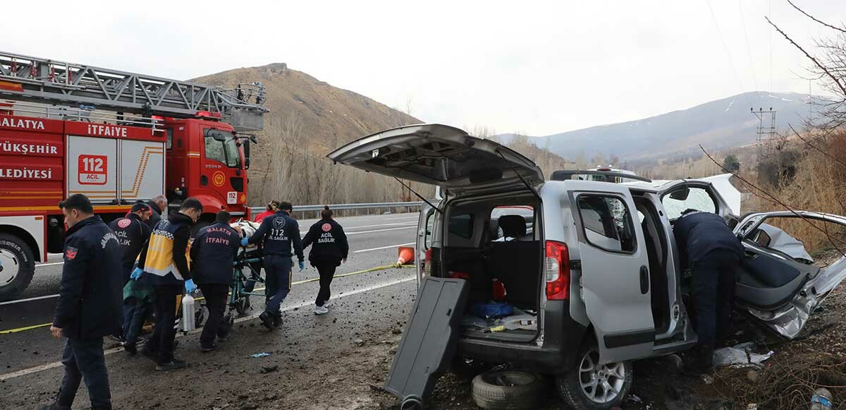 Malatya’da kamyonet beton menfeze çarptı: Ölü ve yaralılar var