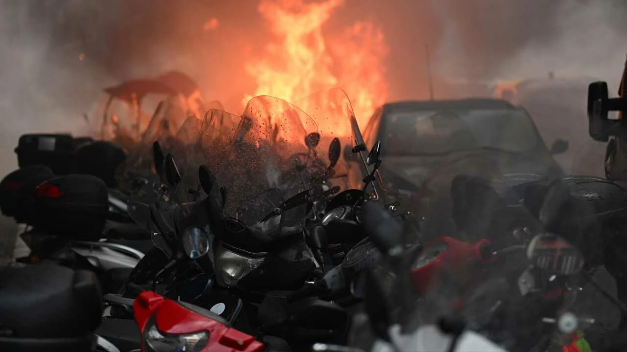 Alman holiganlar, Napoli'yi savaş alanına çevirdi!