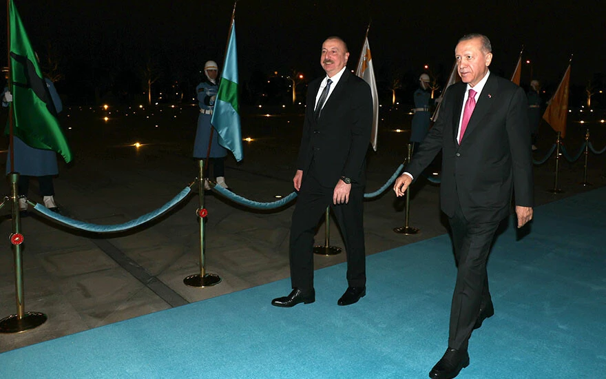 'Gardaş'a samimi karşılama: Cumhurbaşkanı Erdoğan, Aliyev ile bir araya geldi