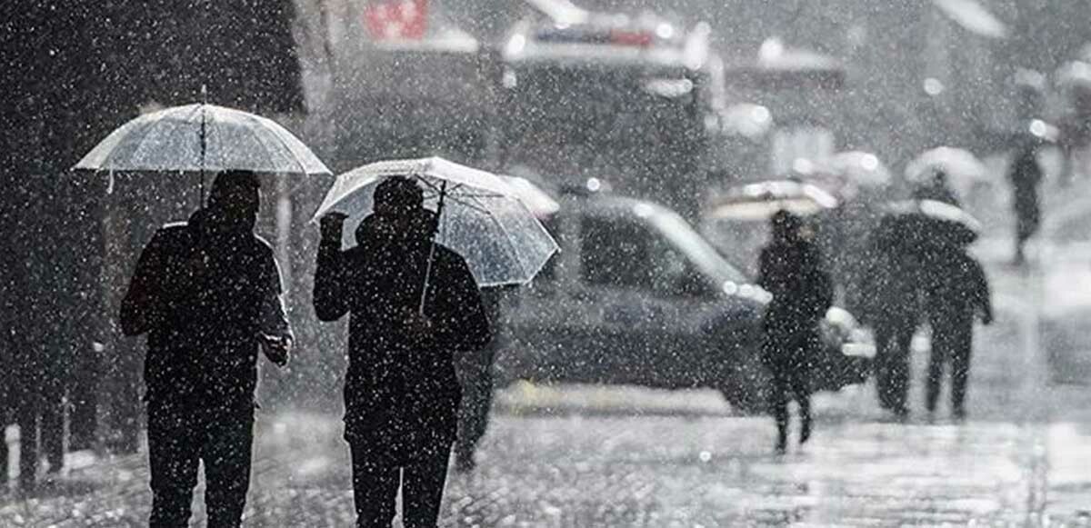 Sağanak ve kar yağışı etkisini sürdürüyor! Meteoroloji güncel hava tahmin raporunu bölge bölge uyararak paylaştı