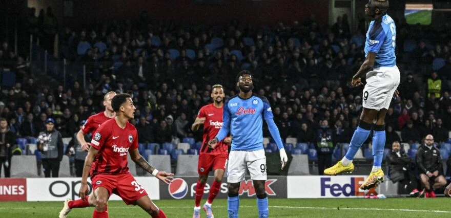 Devler Ligi'nde son çeyrek finalistler Napoli ve <a href=