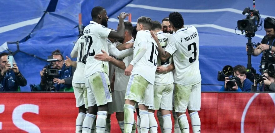 Devler Ligi'nde son çeyrek finalistler Napoli ve Real Madrid