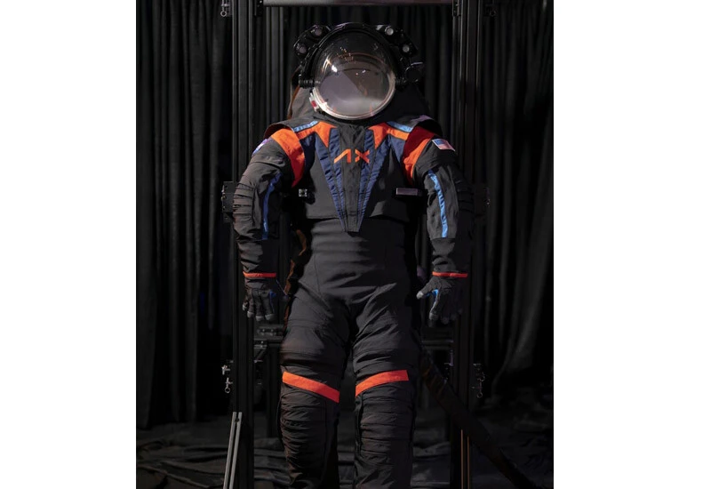 228,5 milyon dolar ödendi: NASA, astronotların Ay'da giyeceği kıyafetleri tanıttı