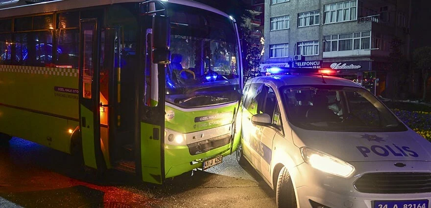 İstanbul’da hareketli dakikalar: Dur ihtarına uymayan midibüs şoförü ortalığı birbirine kattı