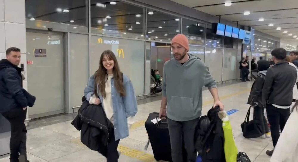 Londra’da doğum yapacağı iddia edilen Aslı Enver’den cevap gecikmedi!