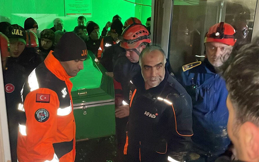 Önce deprem sonra sel! 3 ay önce törenle açılan Abide Kavşağı suya gömüldü: Acı bilanço ağırlaşıyor