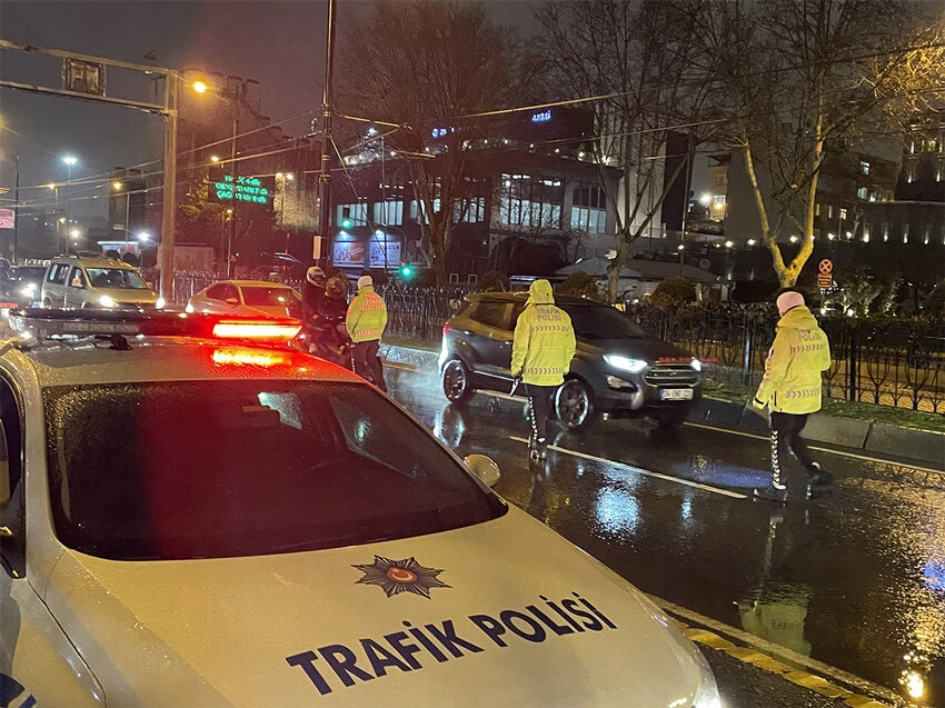 Ekipler kuş uçurtmadı: İstanbul'da havadan karadan ve denizden 'huzur uygulaması'