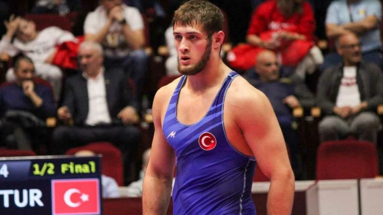 Zeynep Yetgil, U23 Avrupa Güreş Şampiyonası’nda altın madalya kazandı