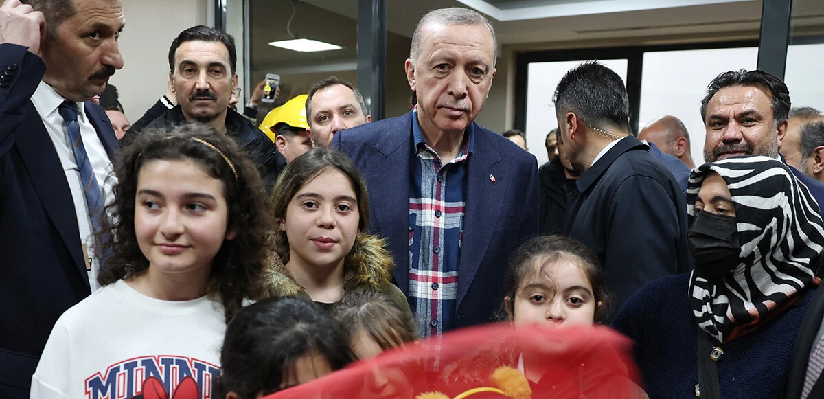 Son dakika! Cumhurbaşkanı Erdoğan, depremzedelerle buluştu: Verilen sözler yerine getirilecek