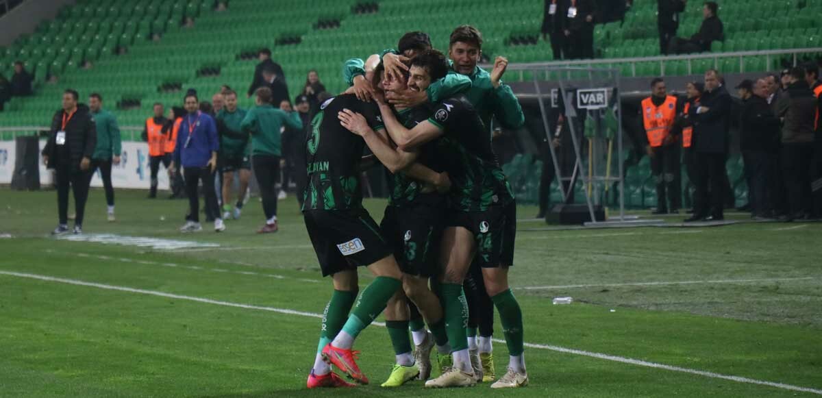 Sakaryaspor evinde Bodrumspor'u devirdi