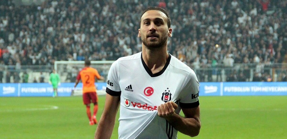 Cenk Tosun Beşiktaş&#039;ta kalıyor, Chicago Fire&#039;ın teklifini reddetti