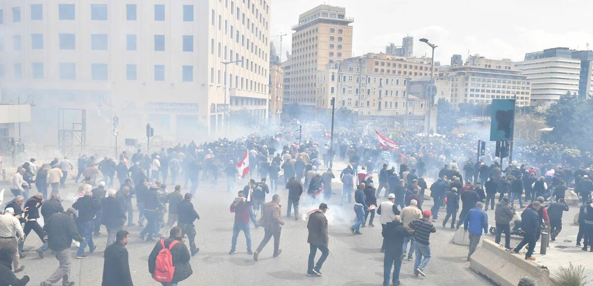 1 dolar 140 bin Lübnan lirası oldu! Emekli askerler hükümet binalarını bastı