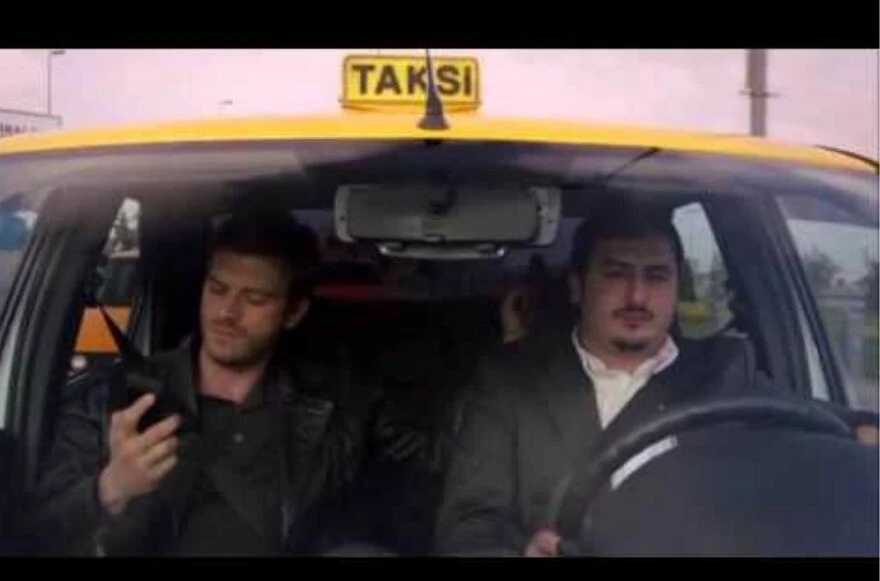 Trafikten setlere geçiş yaptı! Kuzey Güney'den beri Kıvanç Tatlıtuğ ile beraber!