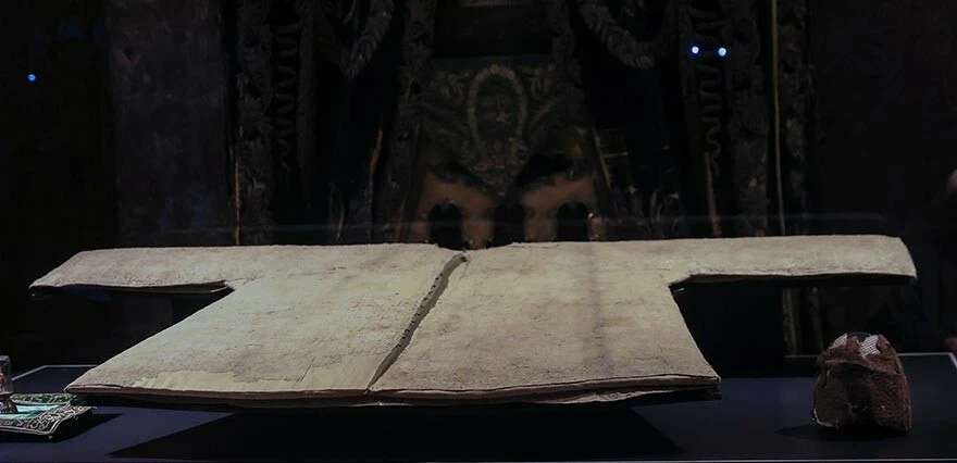 Fatih'te büyük coşku! Hırka-i Şerif ziyarete açıldı! Uzun kuyruklar oluştu