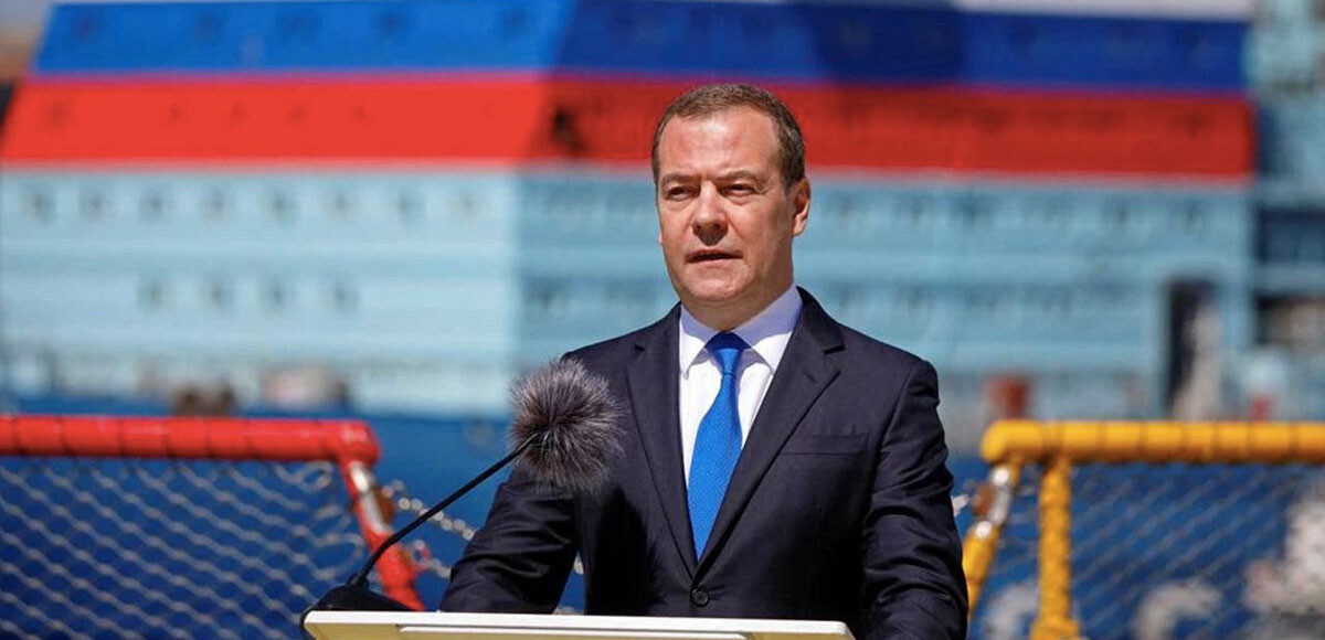 Medvedev yine tehditlerini sıraladı: Gerekirse Lviv&#039;e kadar gireriz