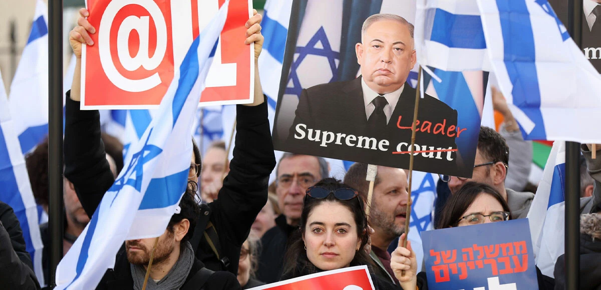 İngiltere Başbakanı Rishi Sunak ile görüşen İsrail Başbakanı Netanyahu Londra'da protestolarla karşılandı