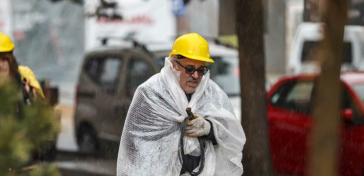 Batı’da güneş Doğu’da sağanak ve kar var! Meteoroloji haftanın son iş gününde hava tahmin raporunu paylaştı