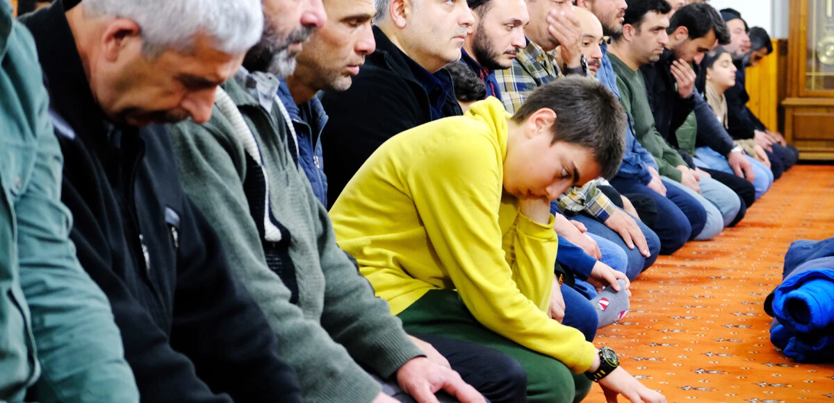 Osmanlı usulü teravih namazı! 300 yıllık geleneği yaşatıyorlar