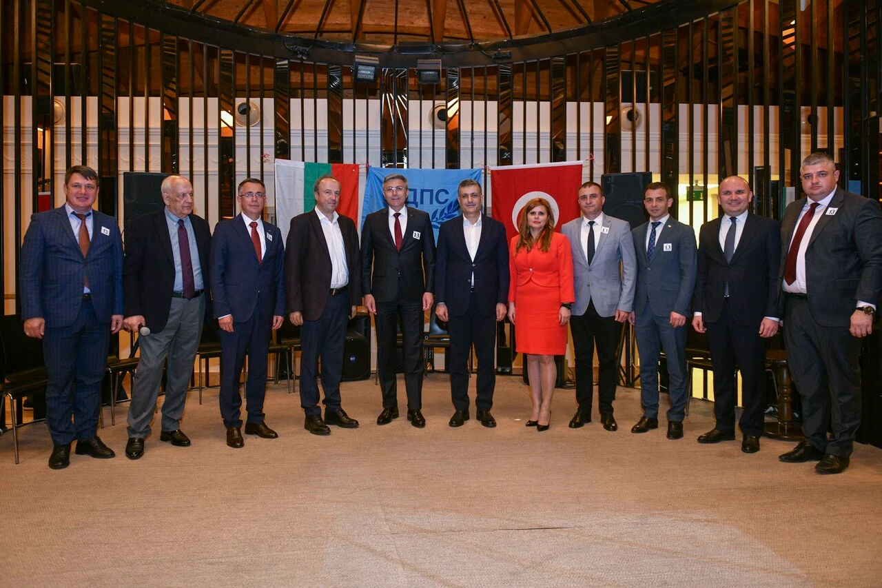 Esenyurt Belediye Başkanı Bozkurt Bulgaristan göçmeni vatandaşlarla iftarda buluştu