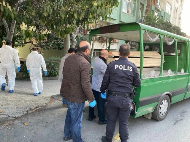 İstanbul'da binada yangın: 1 kişi hayatını kaybetti