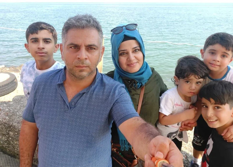 Enkazdan çıkarıldı, hastanede kayboldu: Depremzede baba kayıp oğlunu arıyor