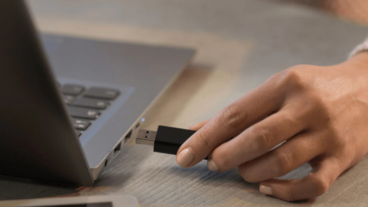 USB bellekle bombalı saldırı! 5 farklı medya kuruluşuna tehdit notlarıyla yolladılar: Ekvador alarmda