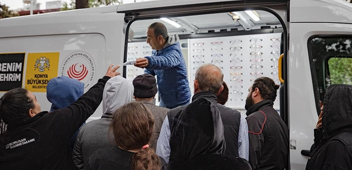 Hatay'da kurulan mobil gözlük istasyonu depremzedelerin hizmetinde