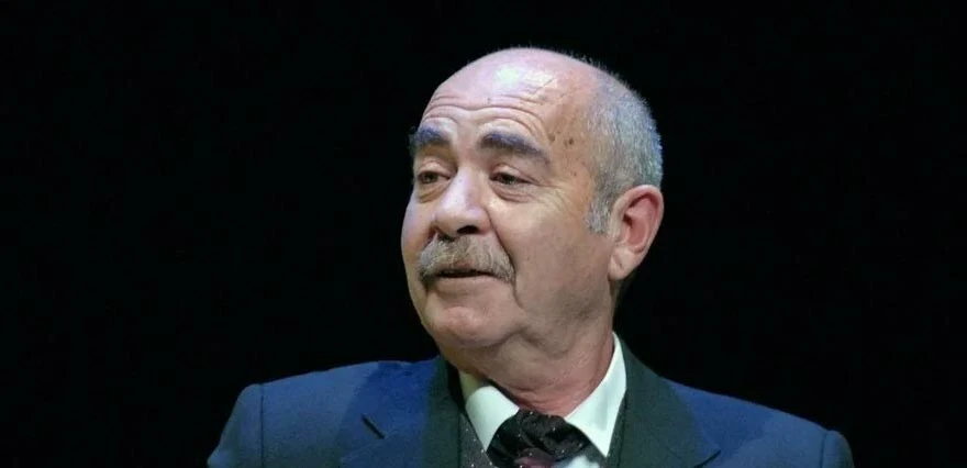 Leyla ile Mecnun dizisinde ‘Ak Sakallı Dede’ rolüyle hafızlara kazınan oyuncu İsmail Köksal Engür hayatını kaybetti! (Köksal Engür kimdir? Neden vefat etti)