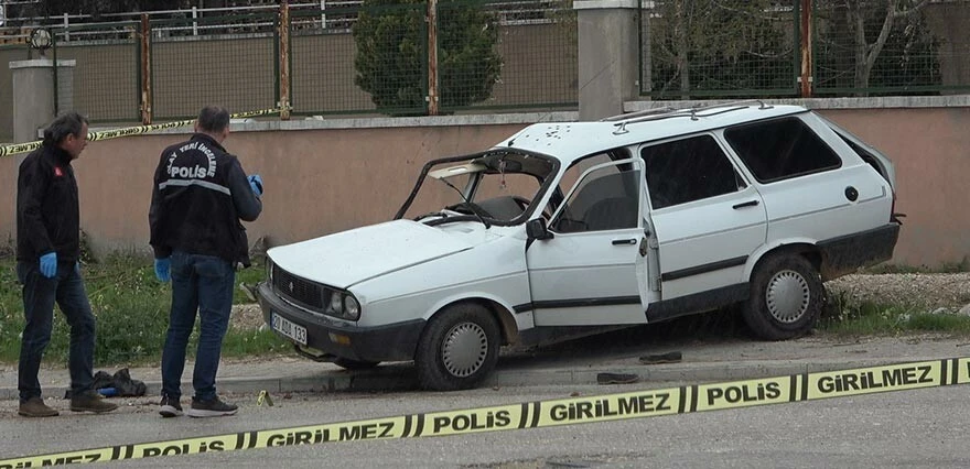 Denizli'de anne ile oğlunu ayıran feci kaza! Beton mikseri otomobile çarptı: 1 ölü, 1 yaralı