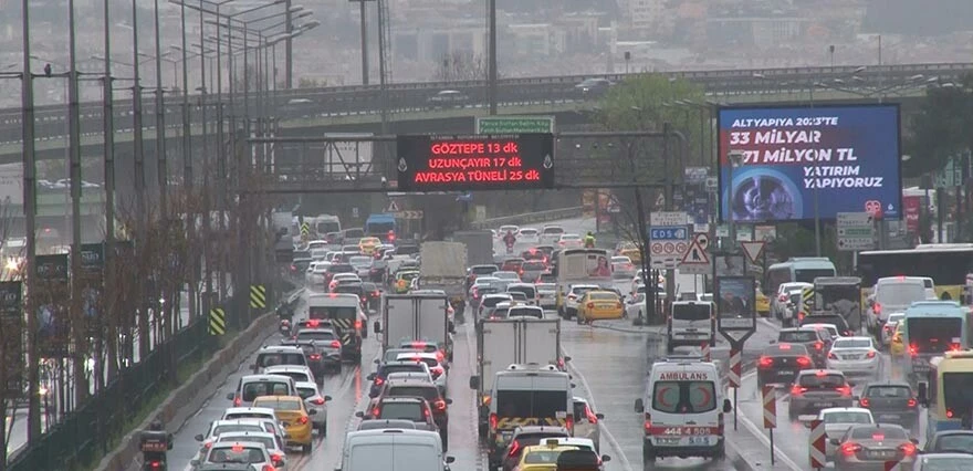 Trafik İstanbul'da yağmur etkisi: <a href=