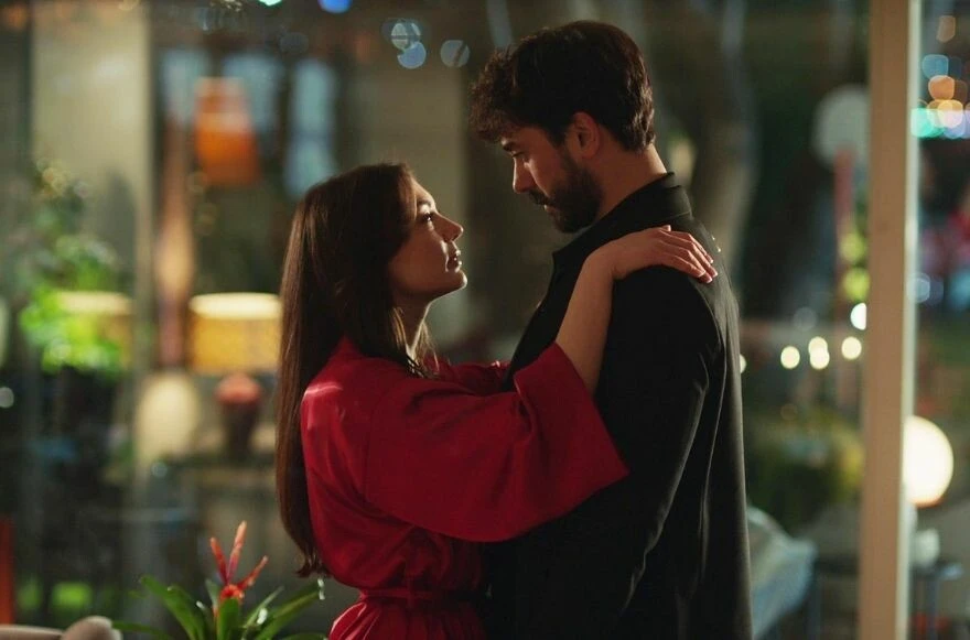 Kraliçe dizisi Zeynep kimdir, gerçek adı ne? Selin Şekerci kaç yaşında, nereli?