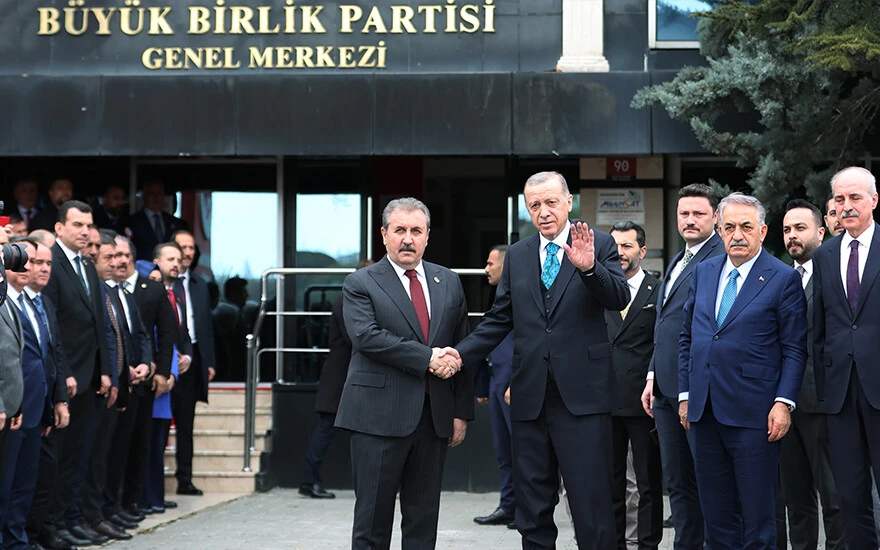 Son dakika! Cumhurbaşkanı Erdoğan, BBP lideri Destici'yi ziyaret etti: Seçimi ilk turda kazanıyoruz