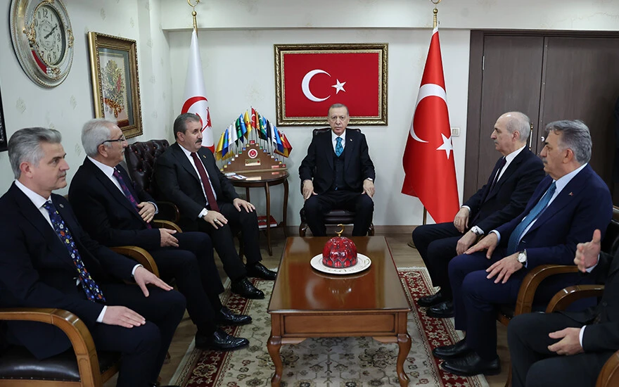 Son dakika! Cumhurbaşkanı Erdoğan, BBP lideri Destici'yi ziyaret etti: Seçimi ilk turda kazanıyoruz