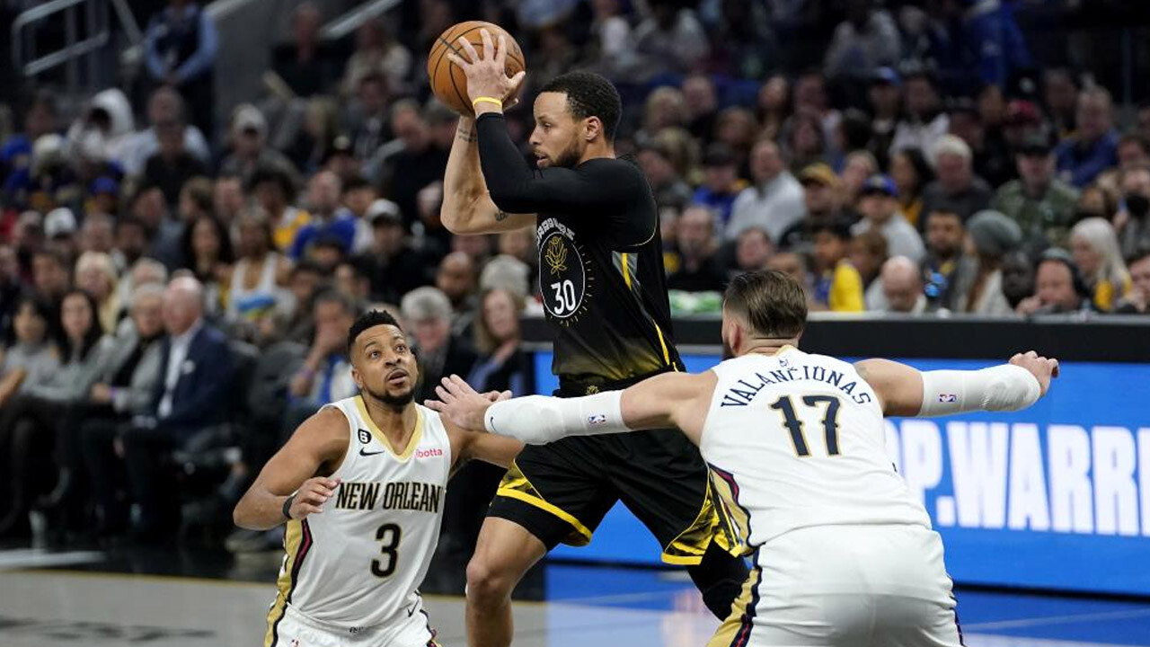 Stephen Curry coştu, Golden State yeniden play-off potasına girdi