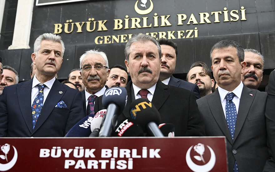 Son dakika! Cumhurbaşkanı Erdoğan, BBP lideri Destici'yi ziyaret etti: Seçimi ilk turda kazanıyoruz