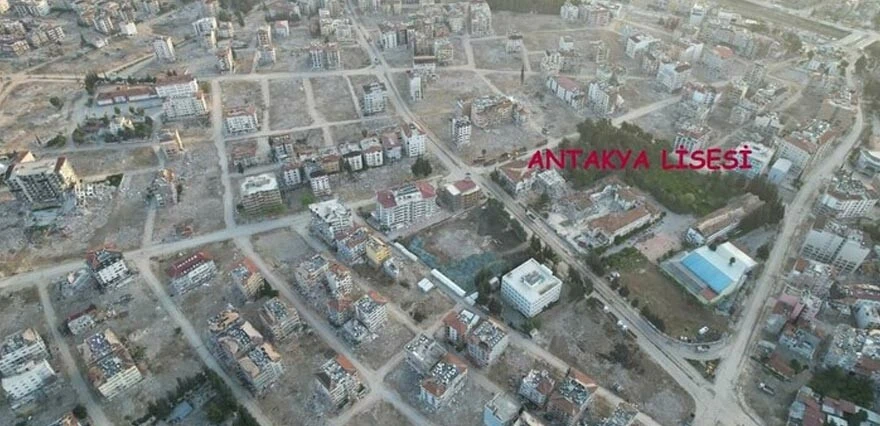 Depremden önce, depremden sonra... Hatay'da çekilen iki görüntü felaketi gözler önüne serdi!
