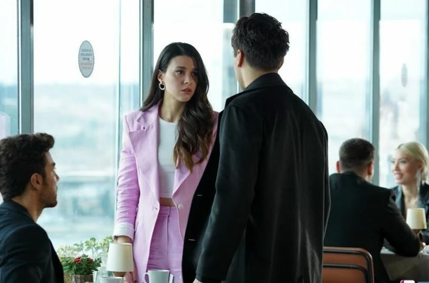 Yalı Çapkını'nda ayrılık! Başrol oyuncusu yolları ayırıyor!