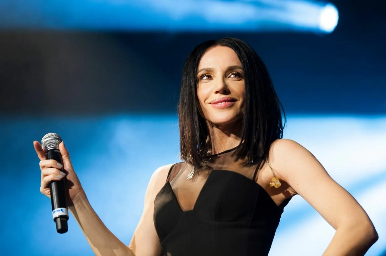 Seçim sonucuna göre ülkeye döneceğini söyleyen Gülşen, adaylık teklifine cevap verdi!