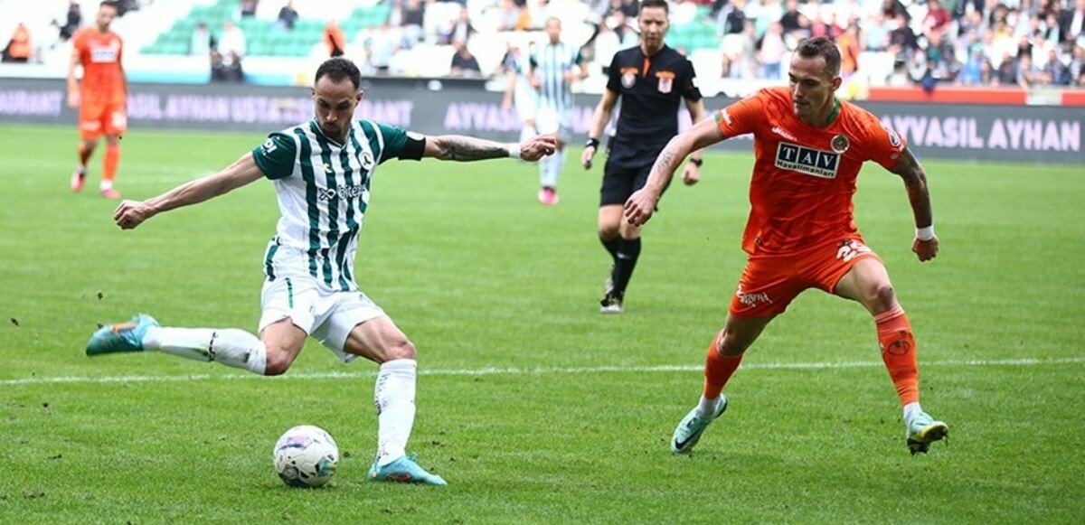 Giresunspor Alanyaspor karşısında puanı sonlarda kurtardı