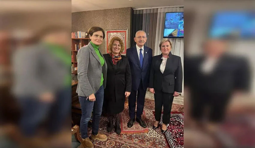 Kılıçdaroğlu'nu seccade tartışmasında zora sokacak yeni kare ortaya çıktı