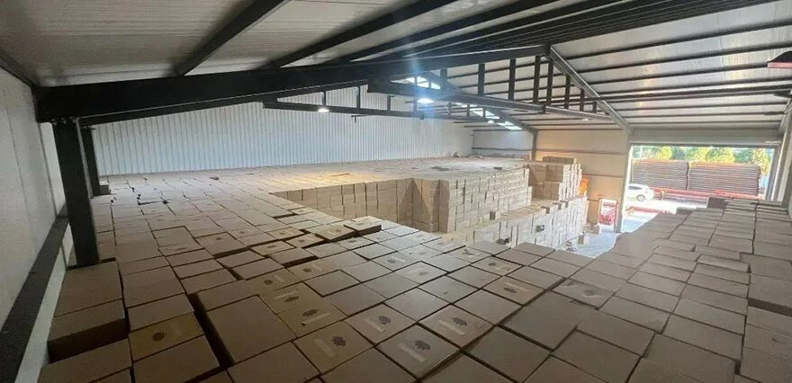 Tarihte böyle operasyon yok! İzmir'de milyonlarca kaçak makaron ele geçirildi