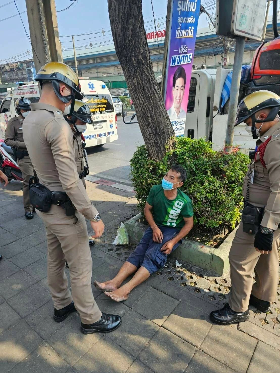 Alkollü adam elektrik tellerinin üzerinde uyuyakaldı