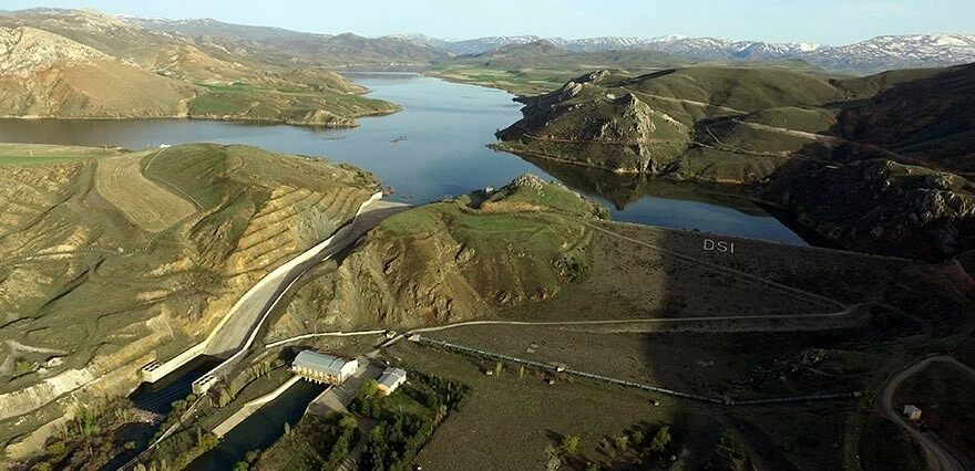 Eriyen kar suları nehirlerin debisini yükseltti